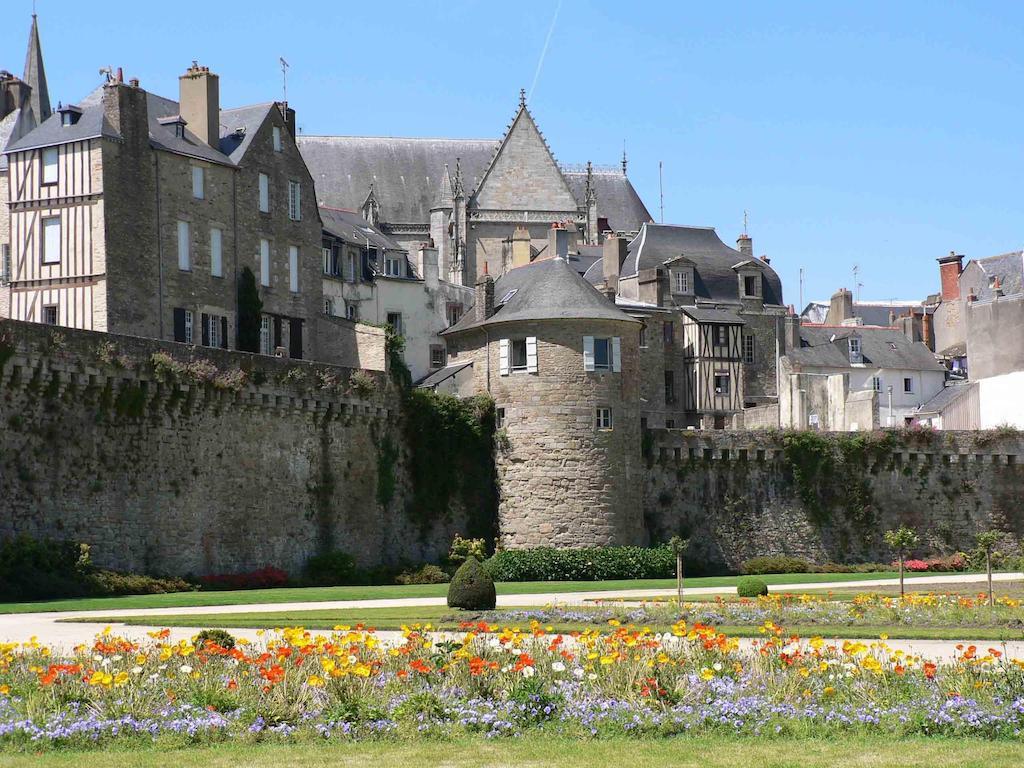 Ibis Budget Vannes Esterno foto
